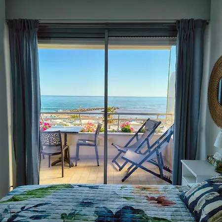 Bloom Al Mare Lejlighed *