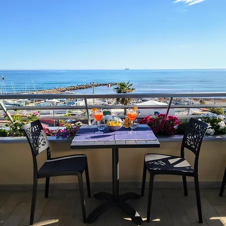 Bloom Al Mare Apartment